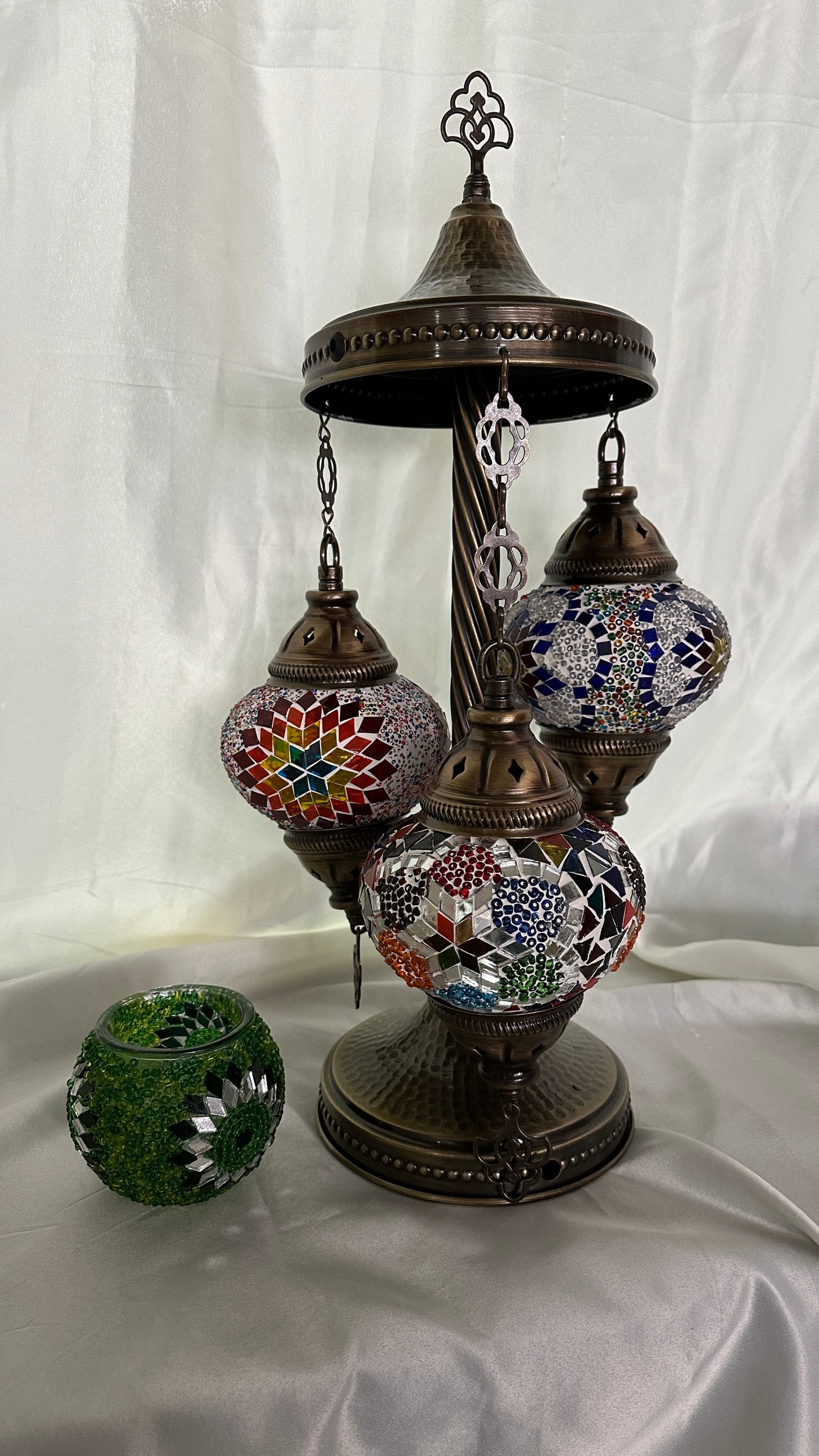 Table Lamp with 3 Medium Globes, Mini